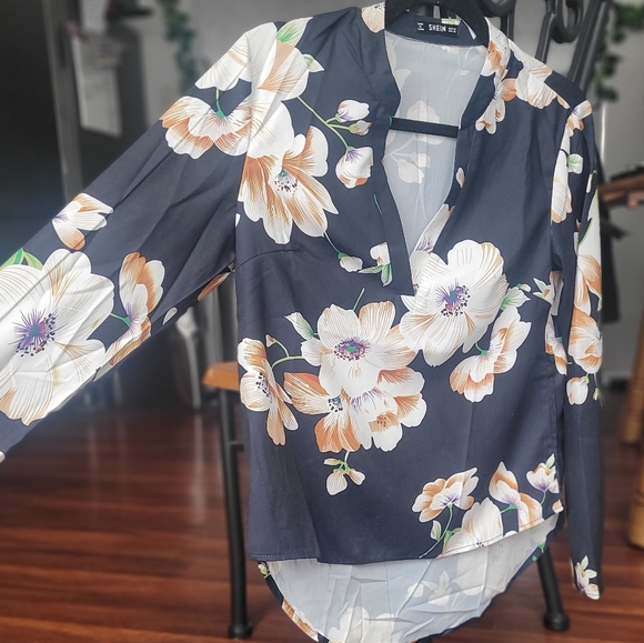 Shein flower shirt - Picture 5 of 8